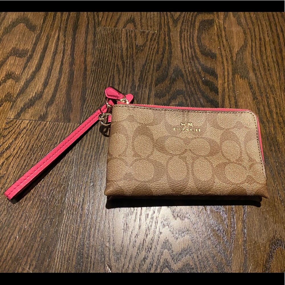 Coach wristlet authentic like new